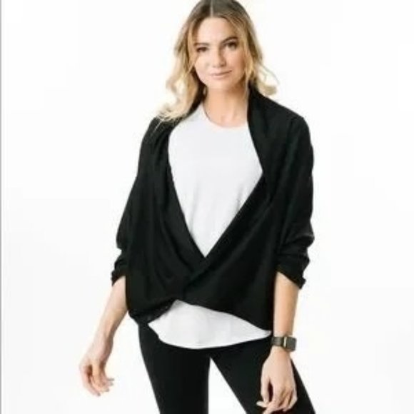 ZYIA Accessories - Zyia Black Infinity Scarf New